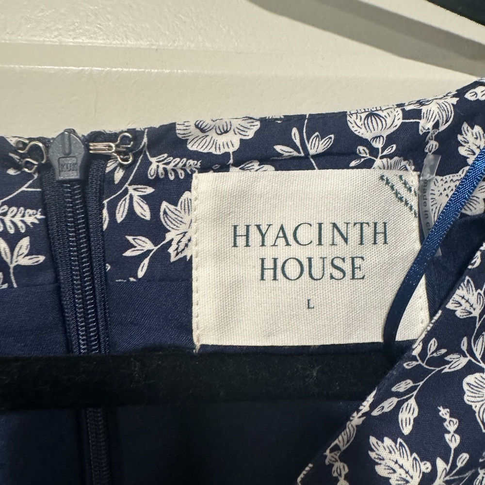 Tuckernuck Hyacinth House Navy and White Barnell Romper Size Large - Picture 6 of 7